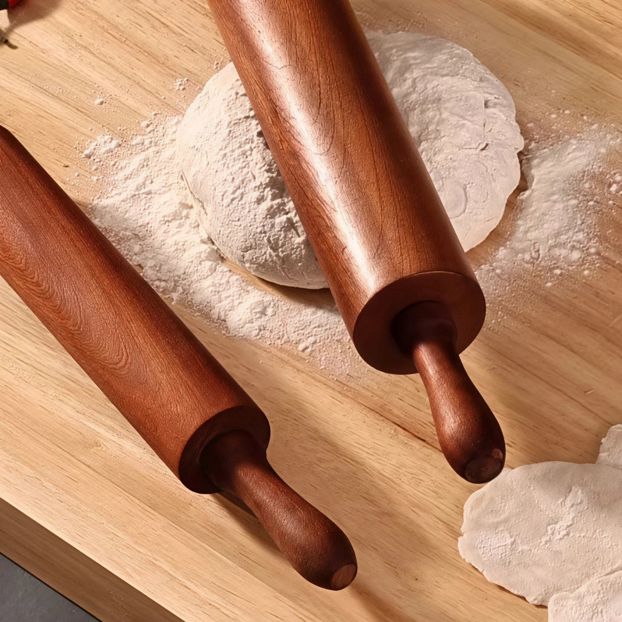Oakory ebony wood rolling pins used for rolling dough on wooden board
